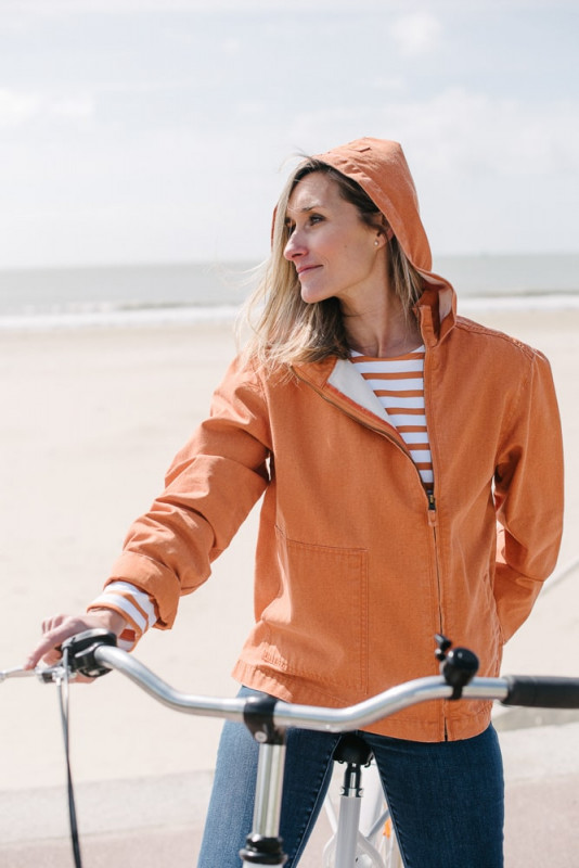 blouson en toile orange délavé pour femme jolie capuche